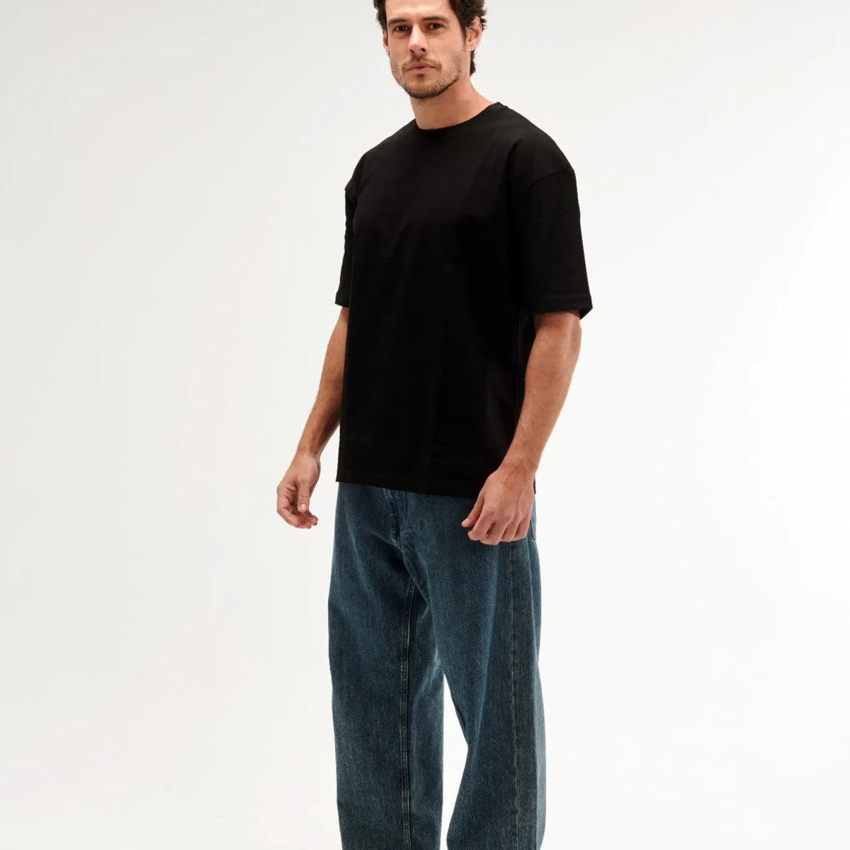 シャツ TRILLION Essential Cut Overfit Man to Man BLACK TRFMT04BK Oversized Fit Black Male T-Shirt – Essentials Egypt